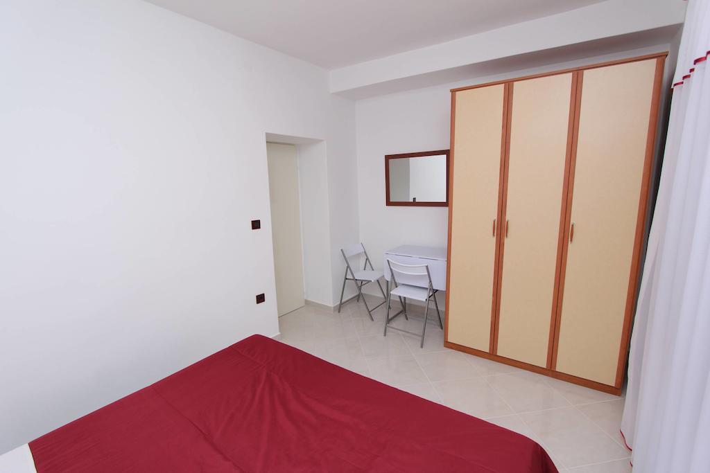 Apartments Luna Rovinj Bilik gambar